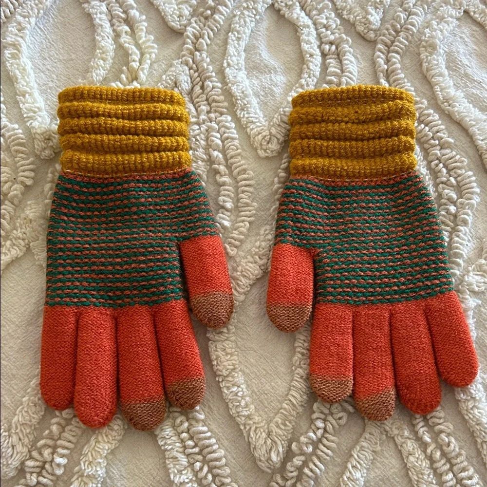 Colorful Knit Gloves - Picture 2 of 4